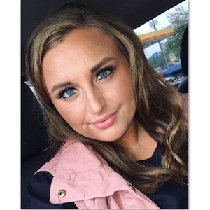 Meet your Posher, Brooke